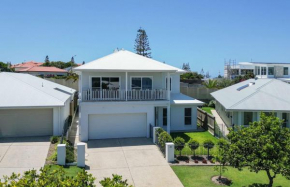 Driftwood - Oceanstays Yamba